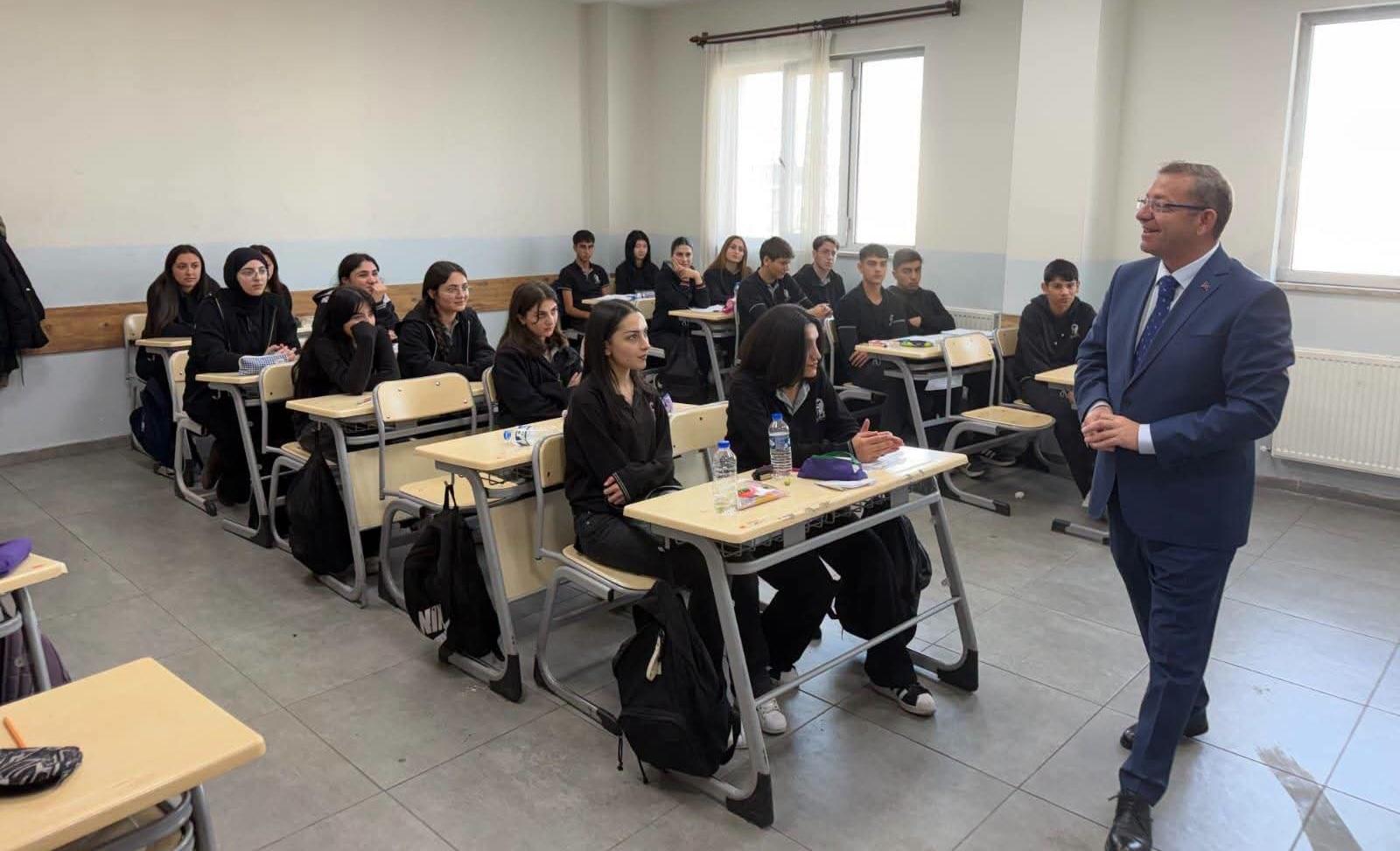 Vali Ziya Polat, Hasan Harakani Anadolu Lisesi’ni Ziyaret Etti