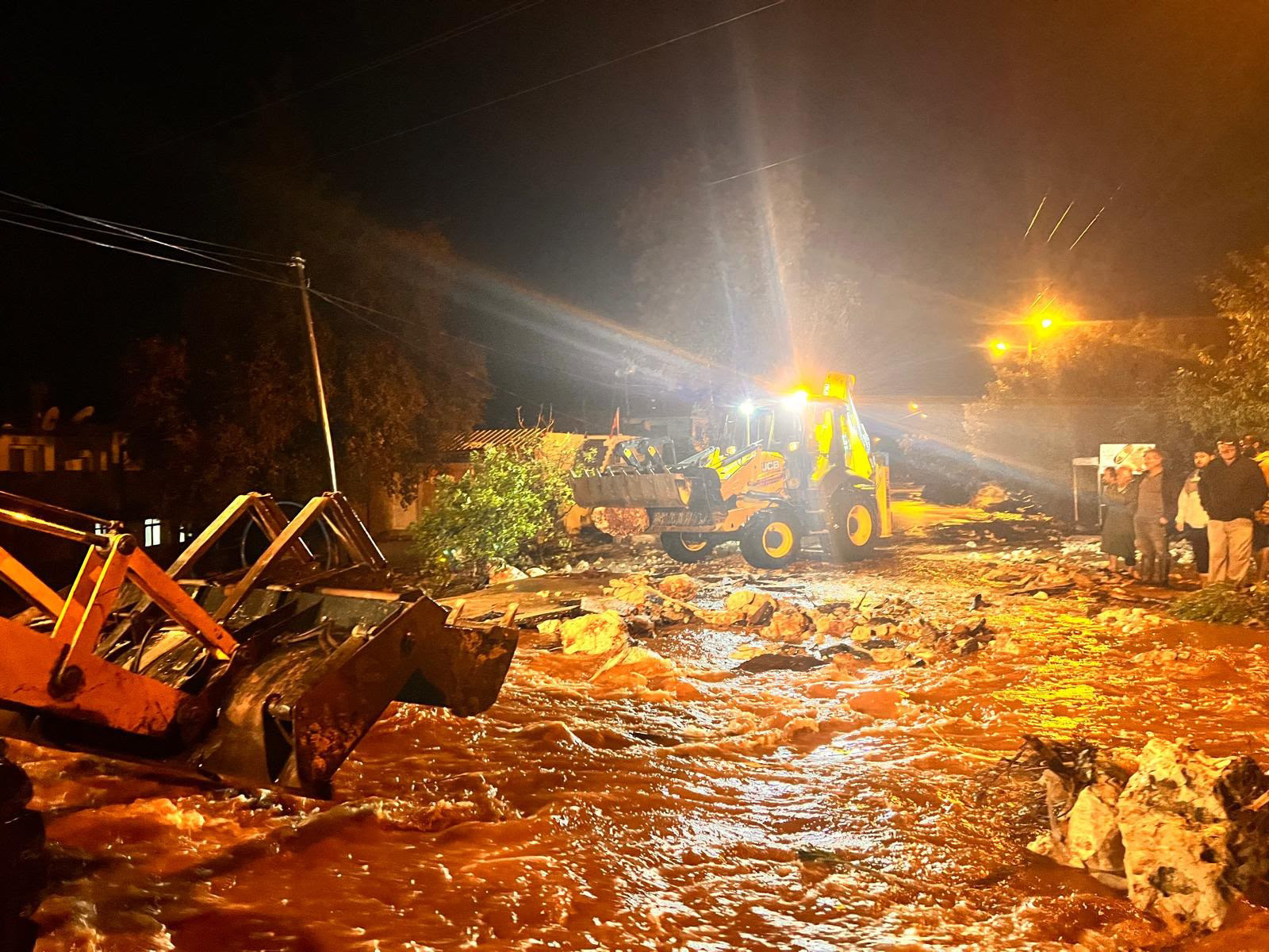 ANTALYA / TEKHA Antalya’nın Demre ilçesinde etkili olan kuvvetli sağanak,