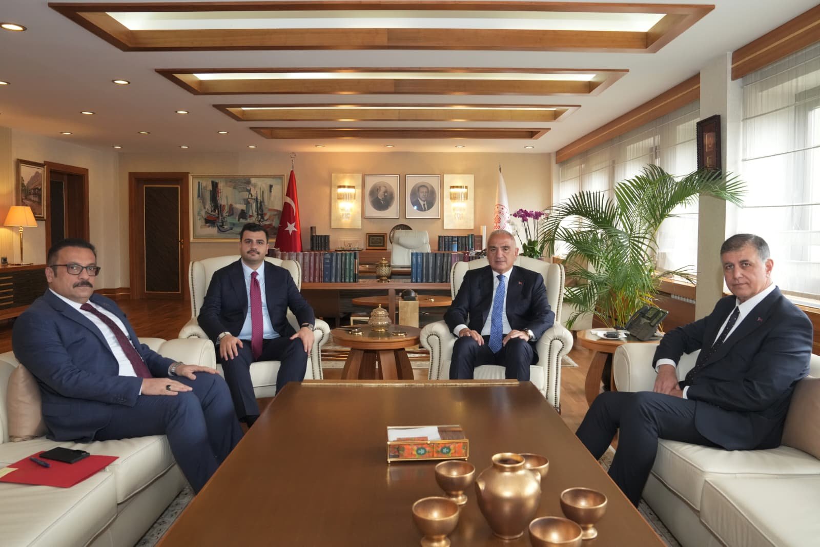 ANKARA / TEKHA Bakanlıkta Gerçekleşen Görüşmede İzmir’in Potansiyeli Ele Alındı