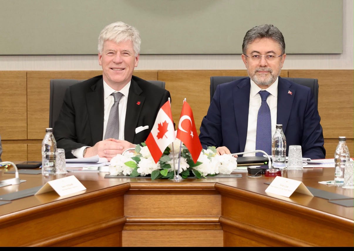 Bakan Yumaklı Kanada Enerji Bakanı ile Görüştü