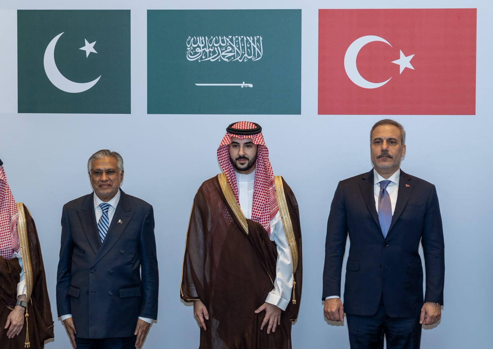 Bakan Fidan Ve Bakan Güler Riyad’daki Savunma Zirvesinde