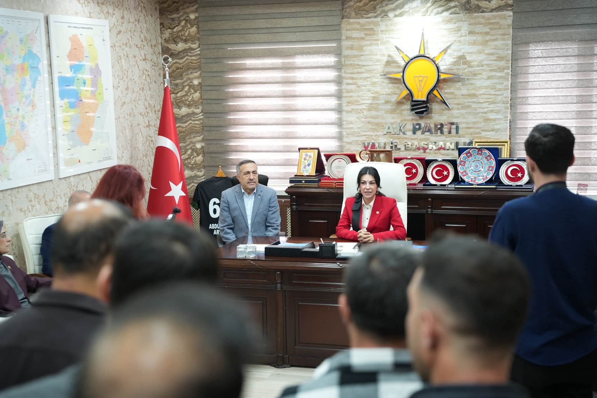 AK Parti’de Van Buluşması: Nilhan