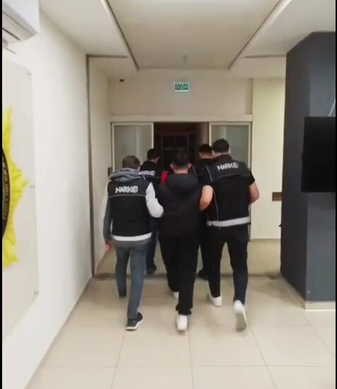 Manisa’da Uyuşturucu Operasyonu: 225 Bin Sentetik Ecza Ele Geçirildi MANİSA / TEKHA Manisa’da