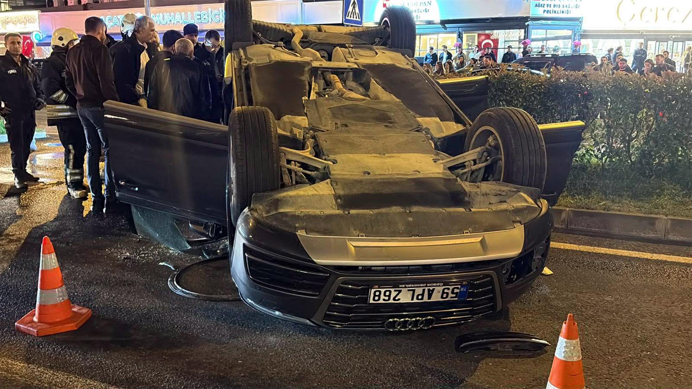 Çorlu’da Otomobil Park Halindeki 3 Araca Çarptı: 2 Yaralı