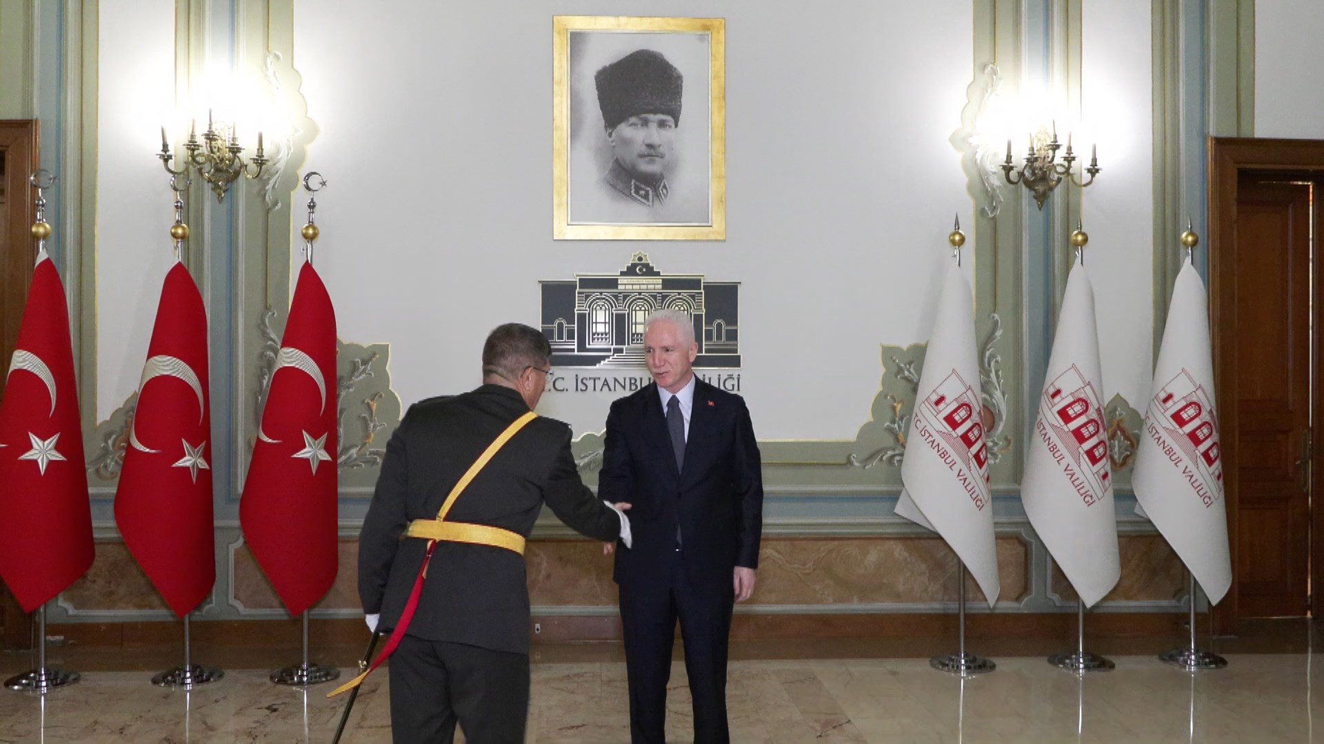 İstanbul Valisi Davut Gül, Cumhuriyet Bayramı Tebriklerini Kabul Etti