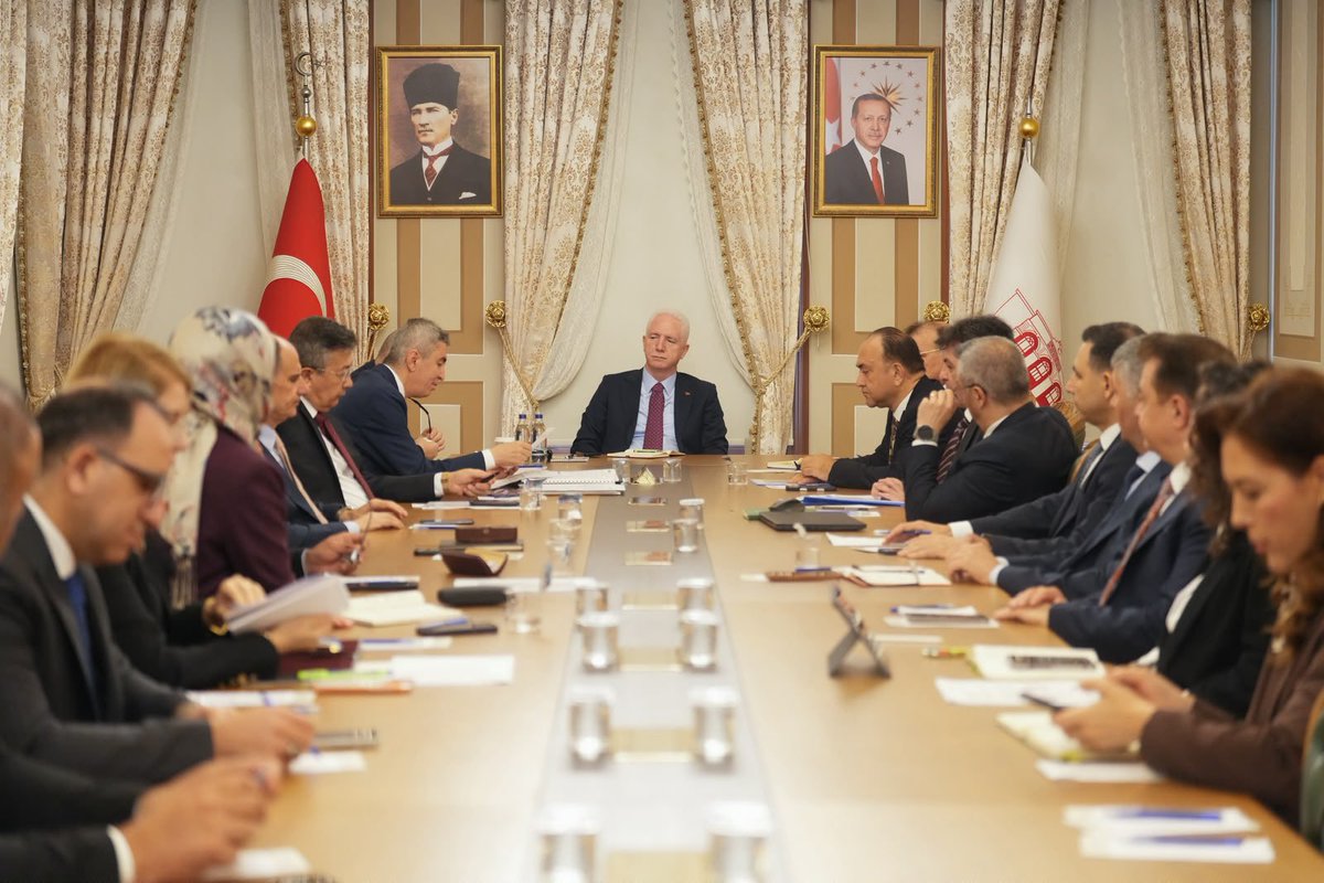 İSTANBUL / TEKHA İstanbul Valisi Davut Gül, kent genelindeki idari