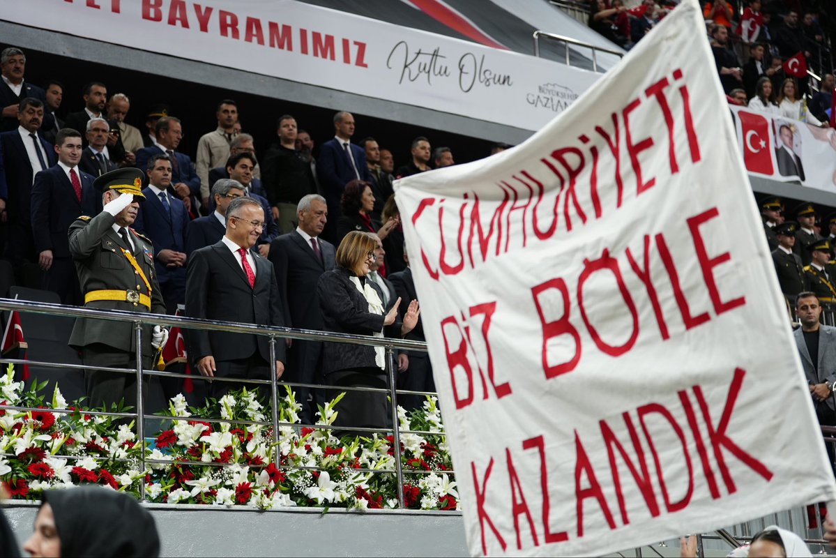 GAZİANTEP / TEKHA Gaziantep’te, Cumhuriyetin ilanının 103. yıl dönümü dolayısıyla